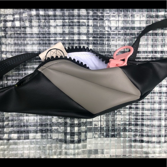 Cold Lips leather ((vegan)) fanny pack. Handmade in NC from reclaimed fabric. - Picture 2 of 7